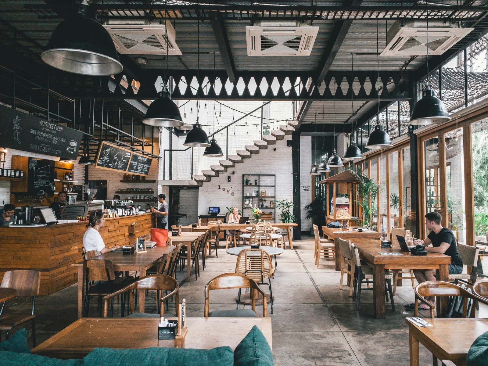 Los Angeles based scratch made pizza, pasta, and wings restaurant with 3 locations